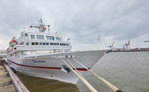 Hapag-Lloyd Cruises, MS BREMEN, Hamburg, DEU, 13.10.2016, Werfterneuerungen der MS BREMEN Aussenaufnahme der MS BREMEN
